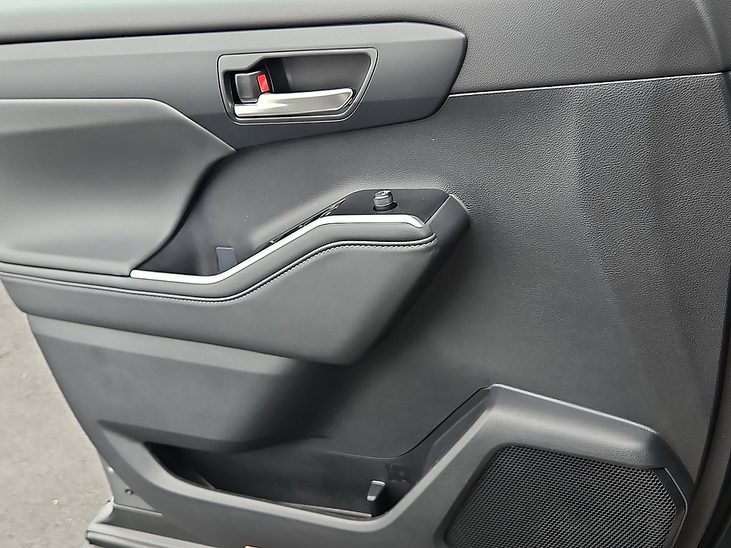 New 2026 Toyota Highlander XLE AWD/4WD image 10
