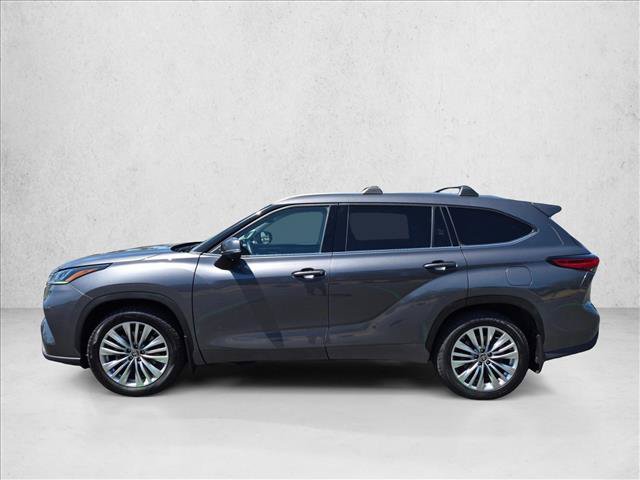 Used 2023 Toyota Highlander Platinum FWD image 9