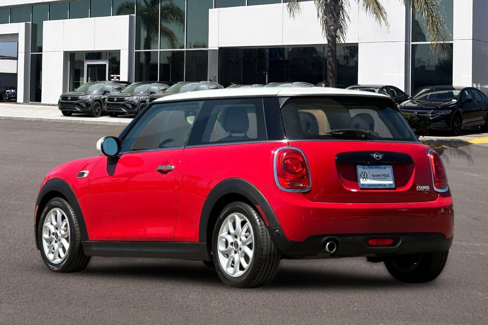 Used 2019 MINI Cooper 2-Door Hardtop w/ Signature Upholstery Package image 5