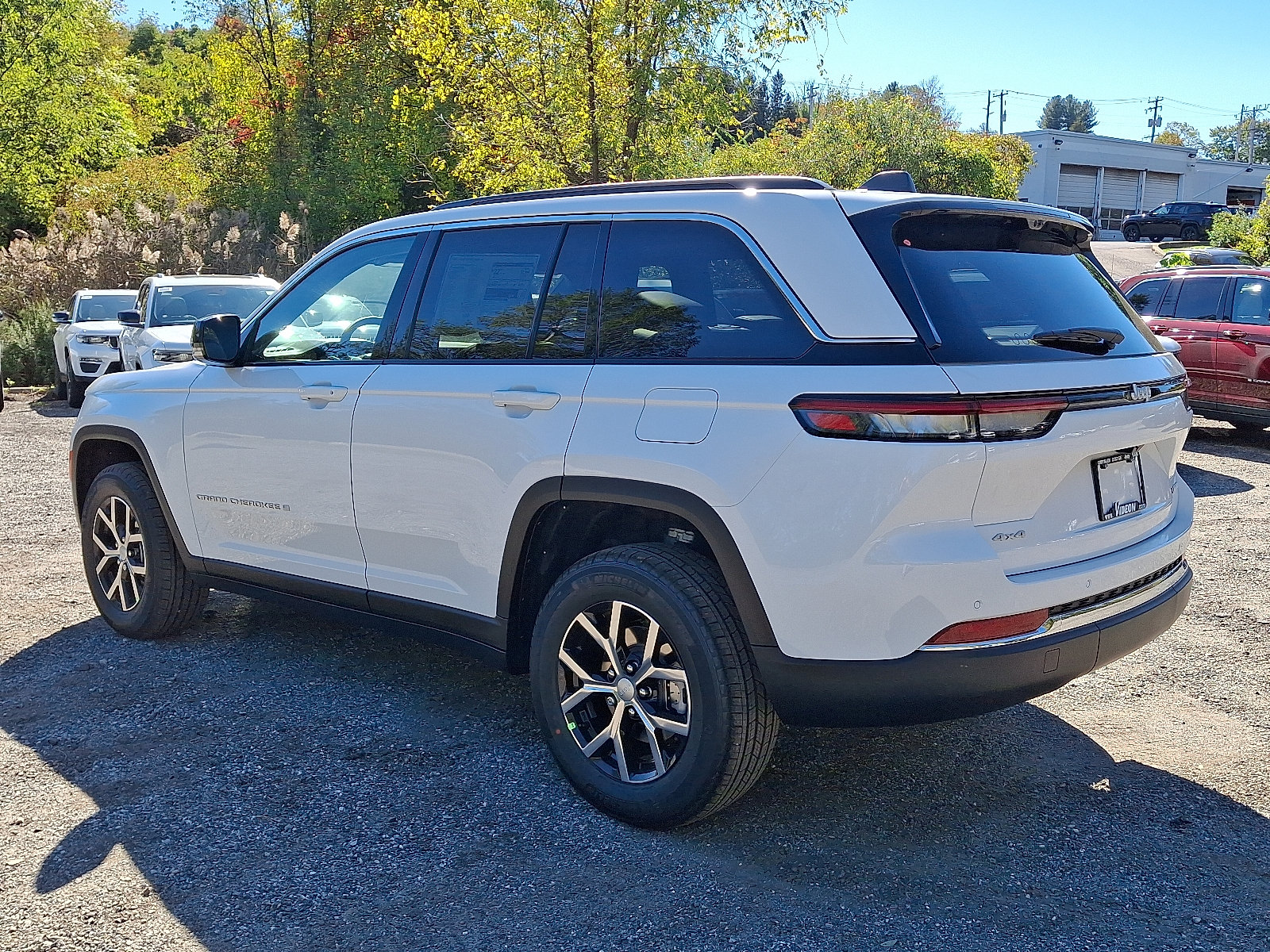 New 2025 Jeep Grand Cherokee Limited w/ Luxury Tech Group II AWD/4WD image 3