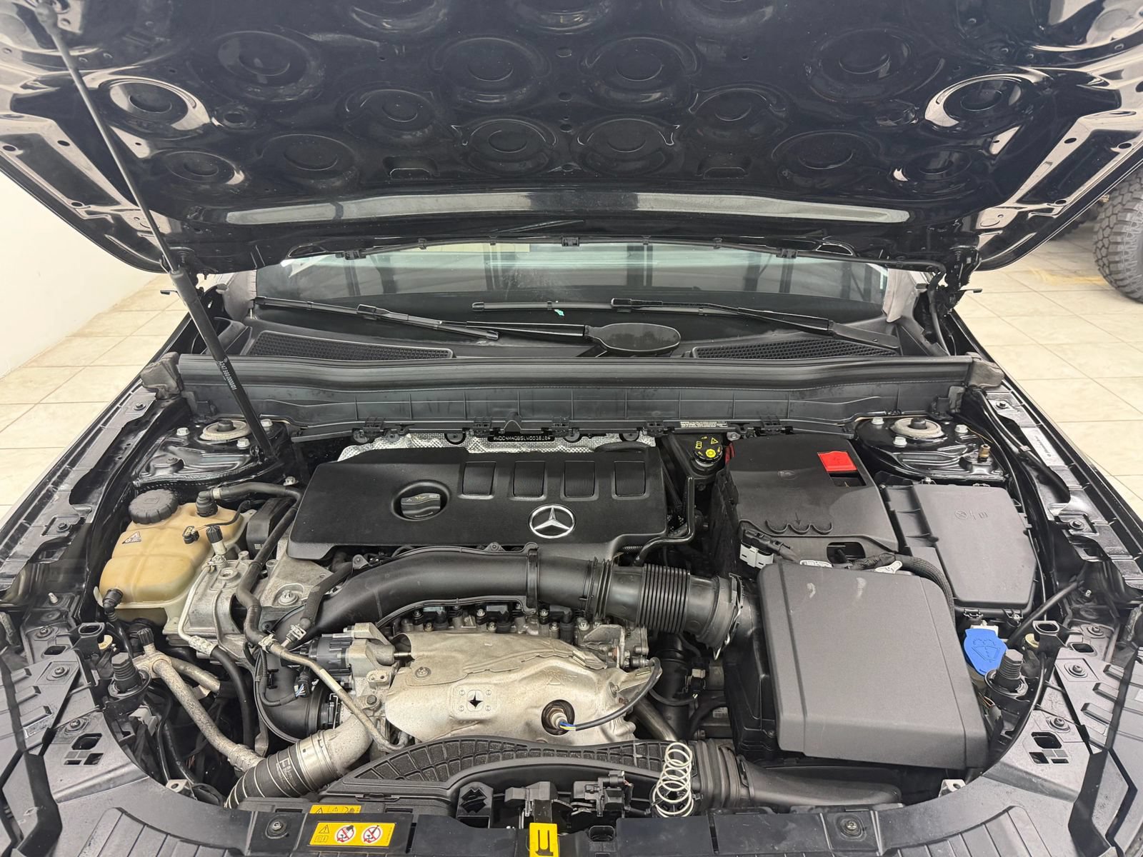 Used 2020 Mercedes-Benz GLB 250 w/ Premium Package image 33