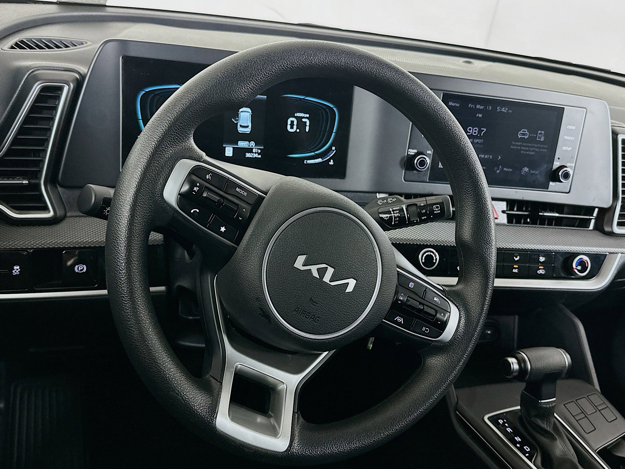 Used 2025 Kia Sportage LX image 18