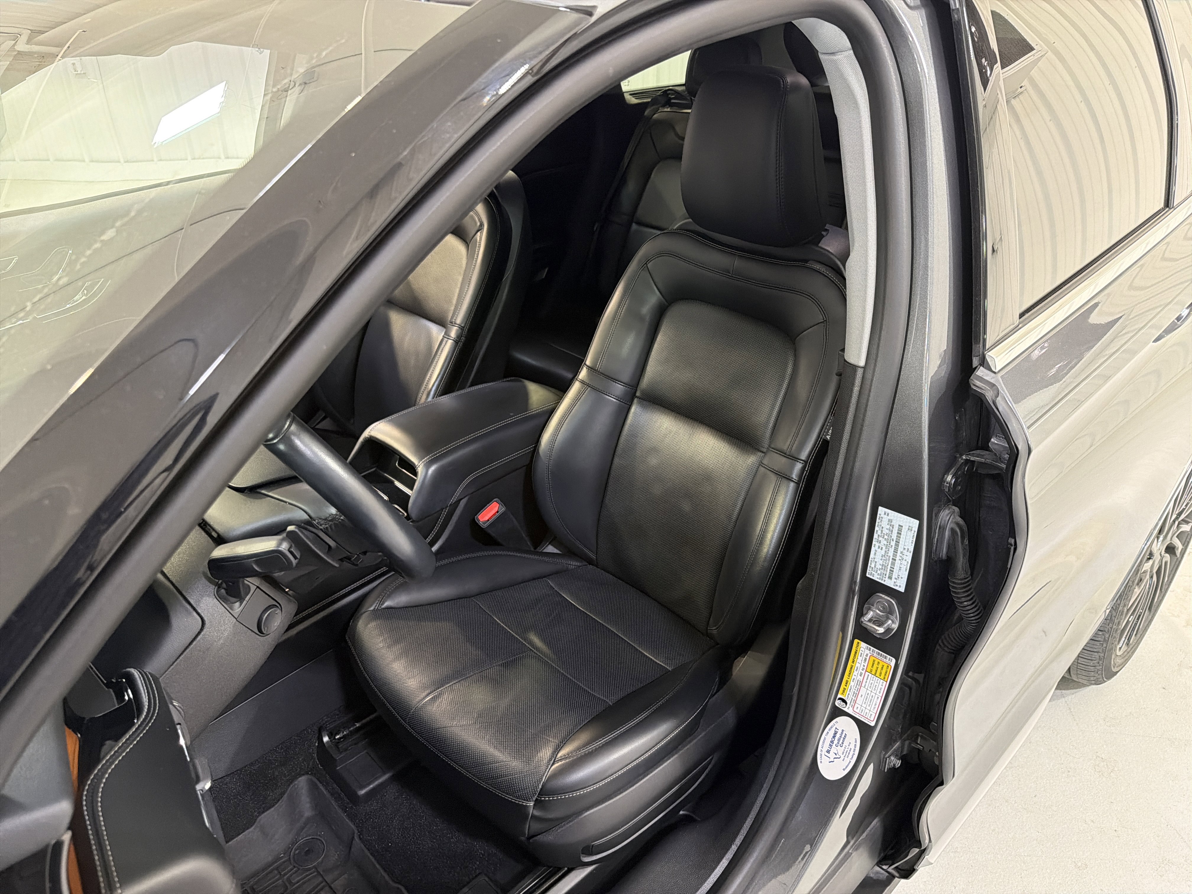 Used 2022 Lincoln Corsair Reserve w/ Luxury Package image 10