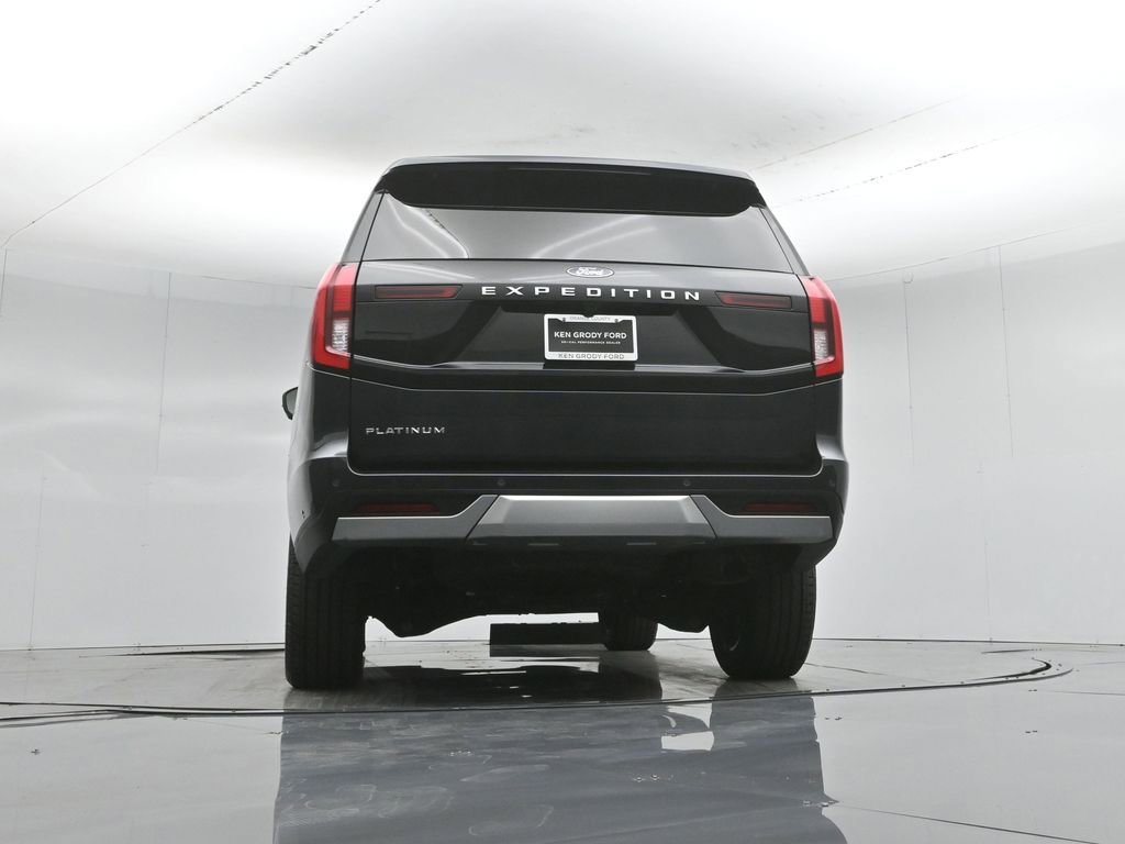 Used 2025 Ford Expedition Platinum w/ Driver's Package AWD/4WD image 56
