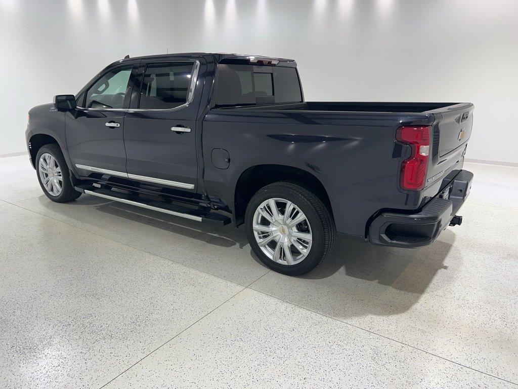 Used 2023 Chevrolet Silverado 1500 High Country w/ High Country Premium Package image 3