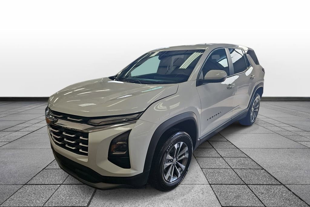 Used 2025 Chevrolet Equinox LT FWD image 1