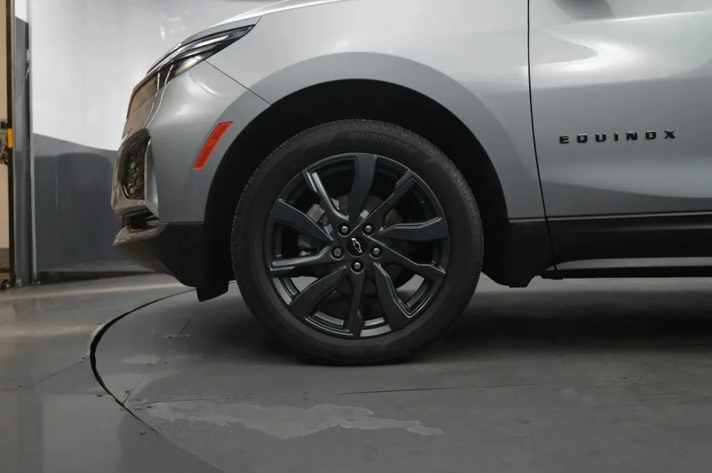 Used 2023 Chevrolet Equinox RS AWD/4WD image 10