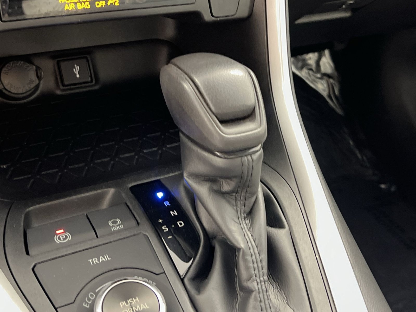 Used 2022 Toyota RAV4 XLE w/ Convenience Package AWD/4WD image 23