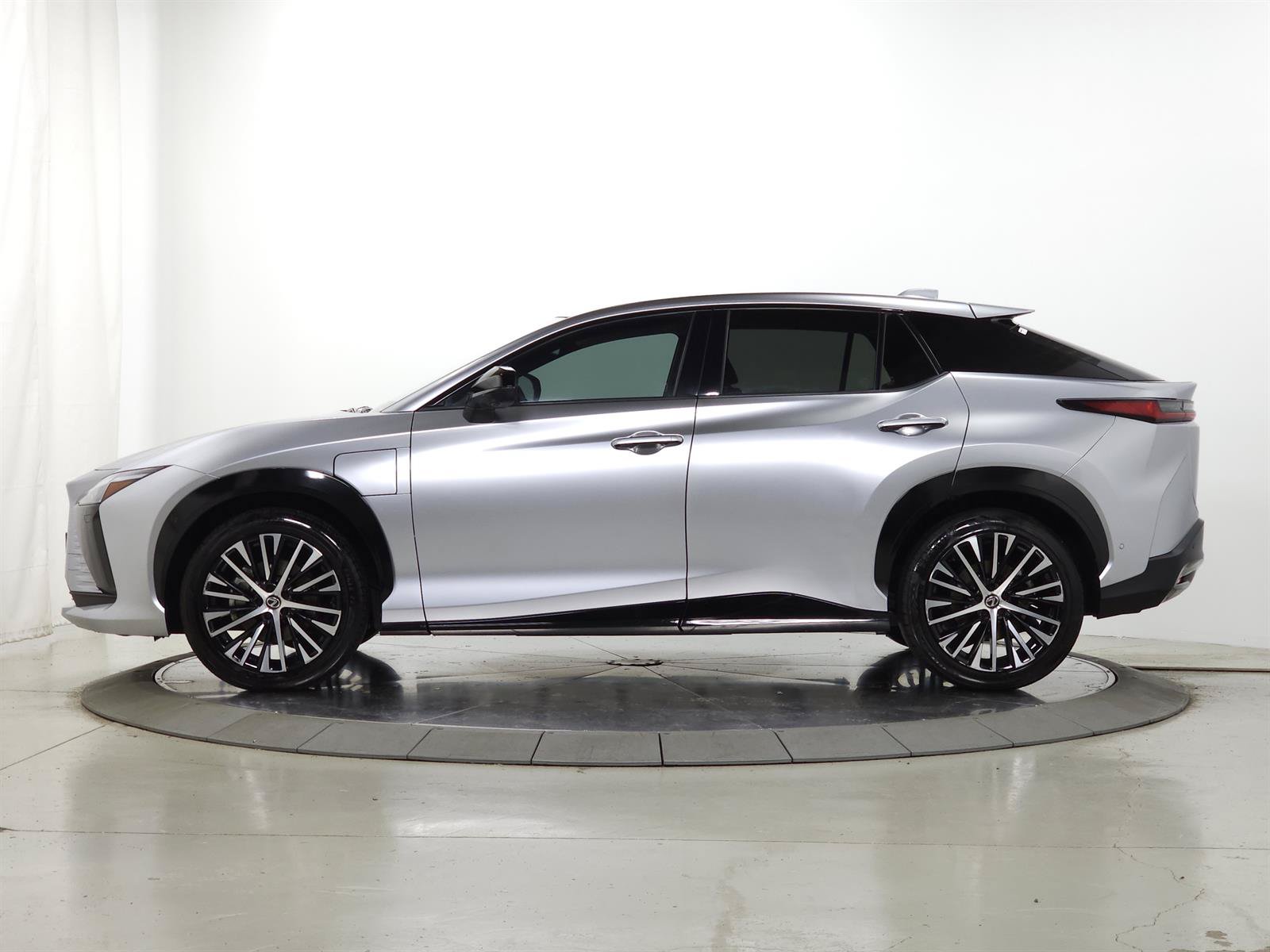 Certified 2023 Lexus RZ 450e Premium w/ Accessory Package (Z1) AWD/4WD image 4