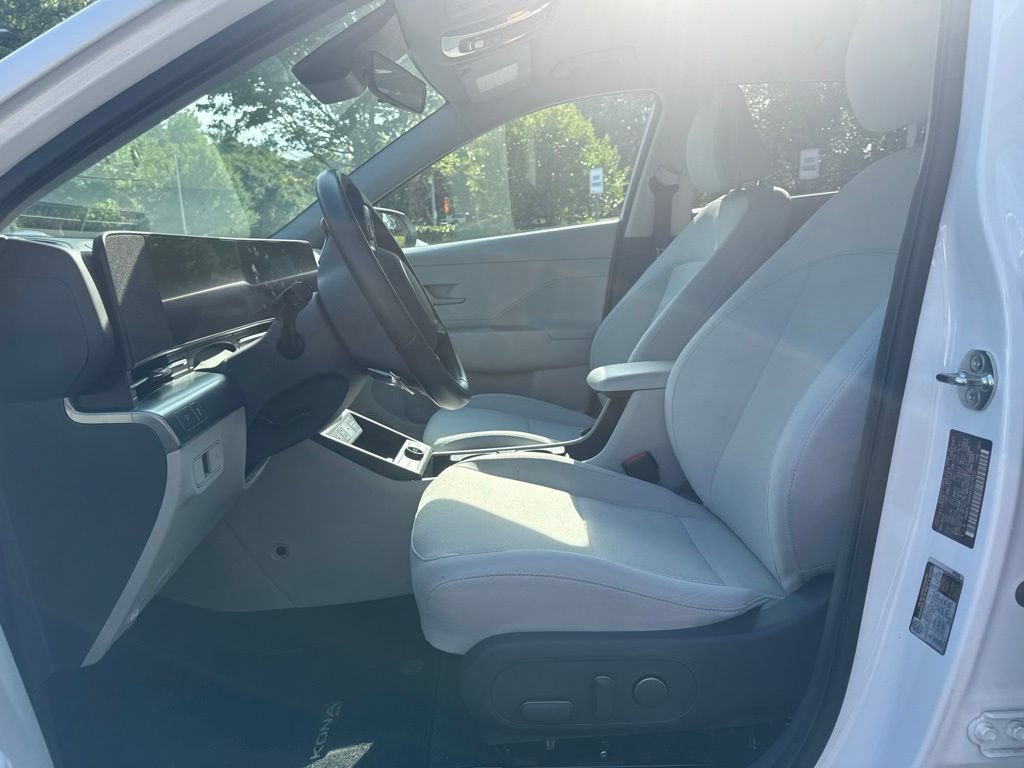Used 2024 Hyundai Kona SEL FWD image 7
