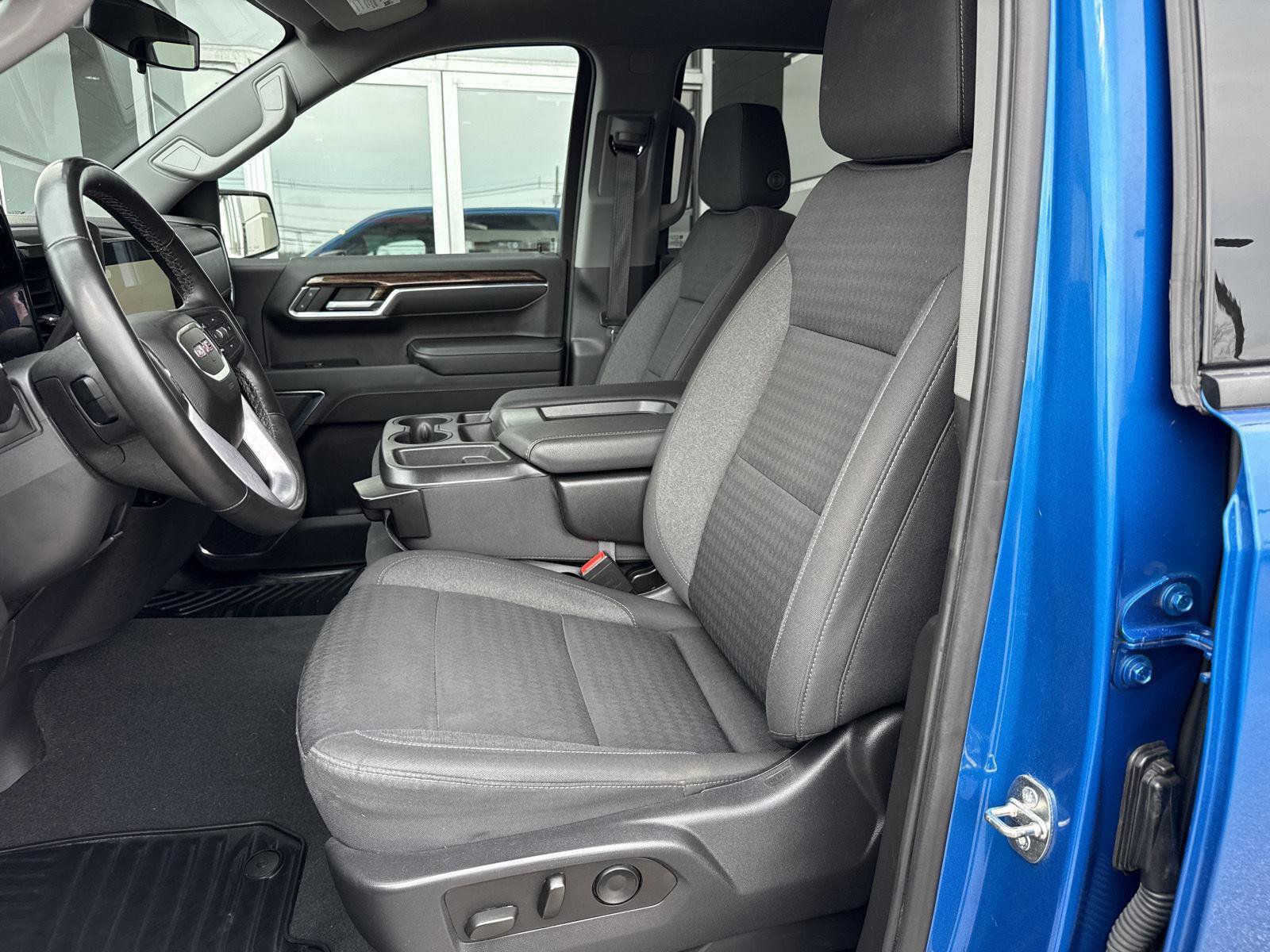 Used 2023 GMC Sierra 1500 Elevation w/ X31 Off-Road Package AWD/4WD image 13