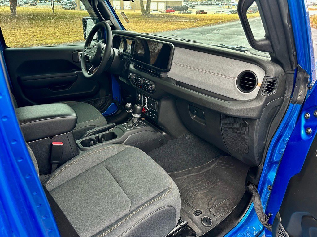 Used 2024 Jeep Gladiator Sport image 33