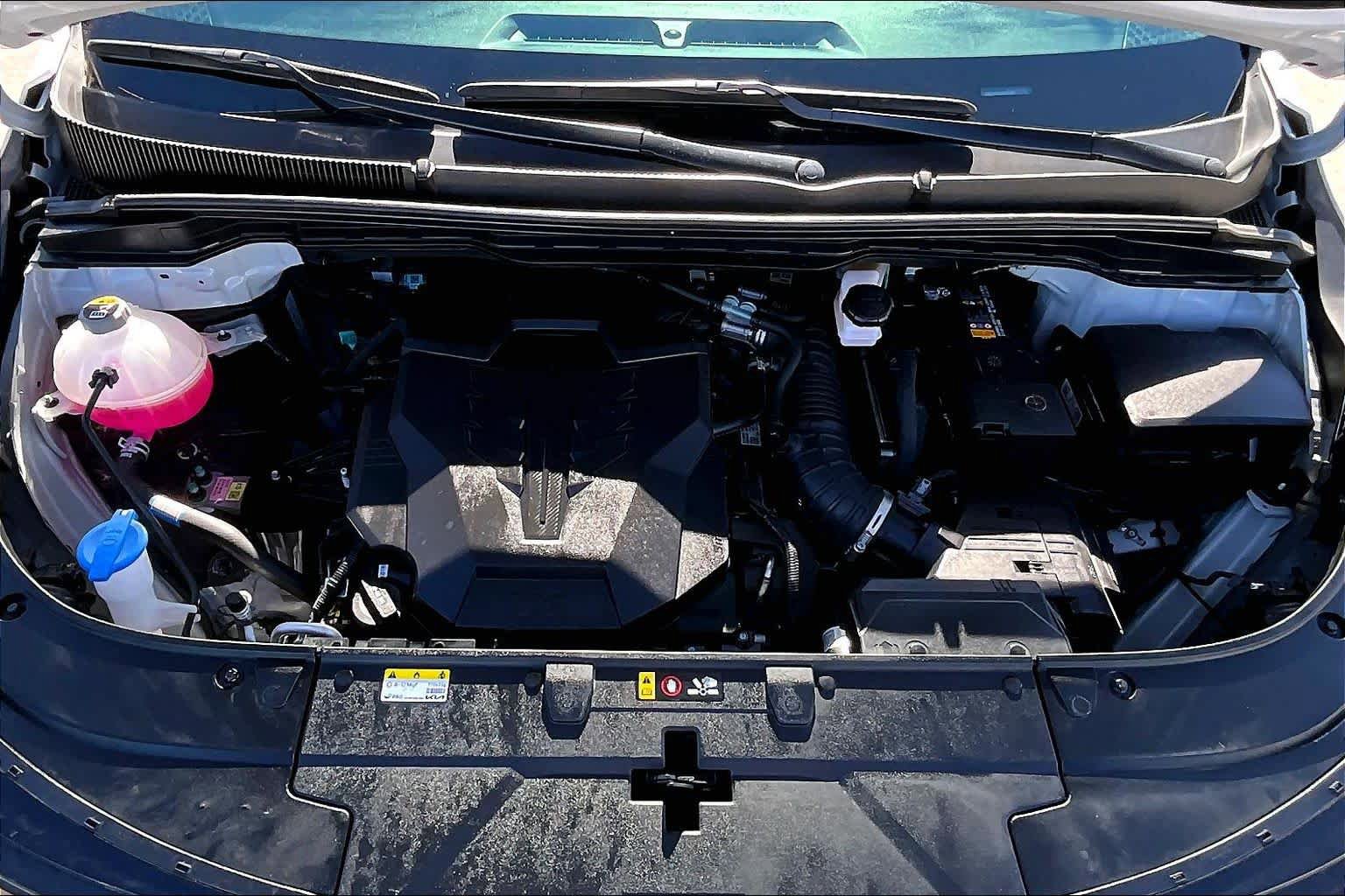 Used 2025 Kia Carnival SX image 32