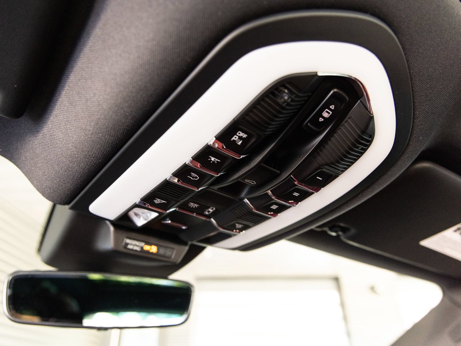 New 2026 Porsche Macan AWD/4WD image 18
