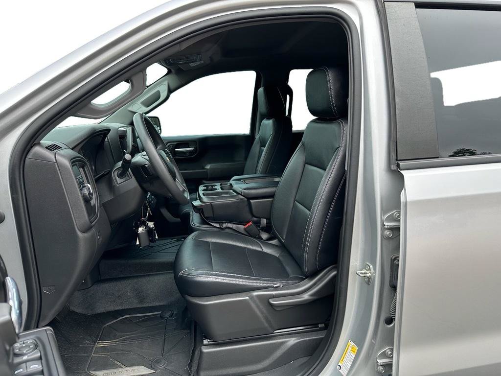 Used 2022 Chevrolet Silverado 1500 Custom w/ Safety Confidence Package RWD image 8