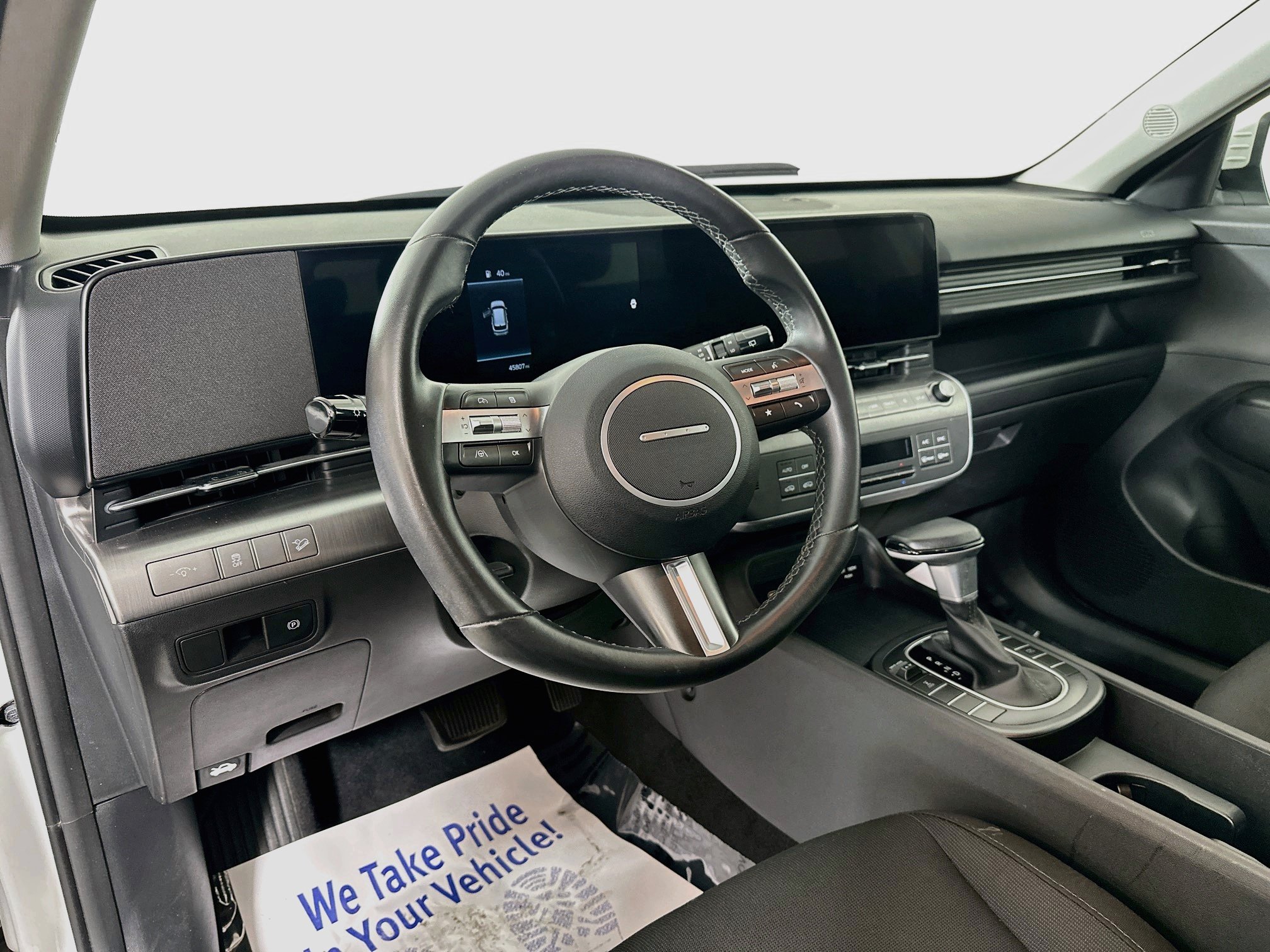 Certified 2025 Hyundai Kona SEL AWD/4WD image 9