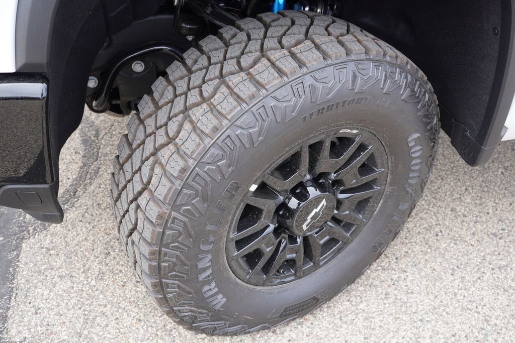 New 2026 Chevrolet Silverado 2500 ZR2 AWD/4WD image 9