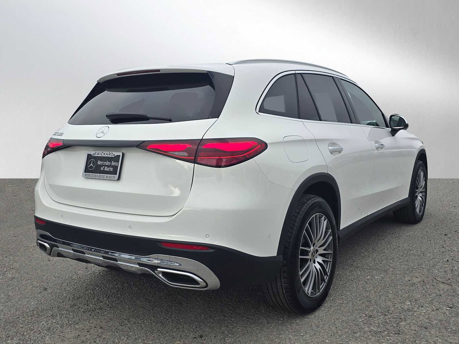 Used 2025 Mercedes-Benz GLC 300 image 4