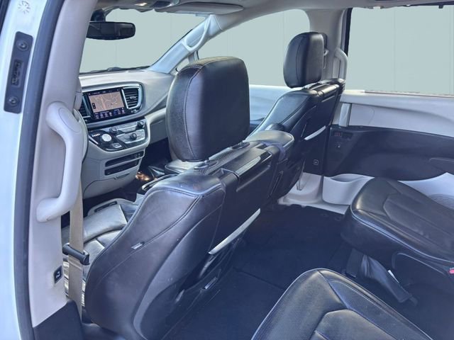 Used 2020 Chrysler Pacifica Limited image 25