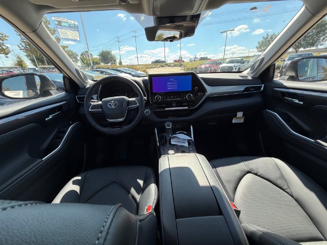 New 2026 Toyota Highlander Platinum AWD/4WD image 21