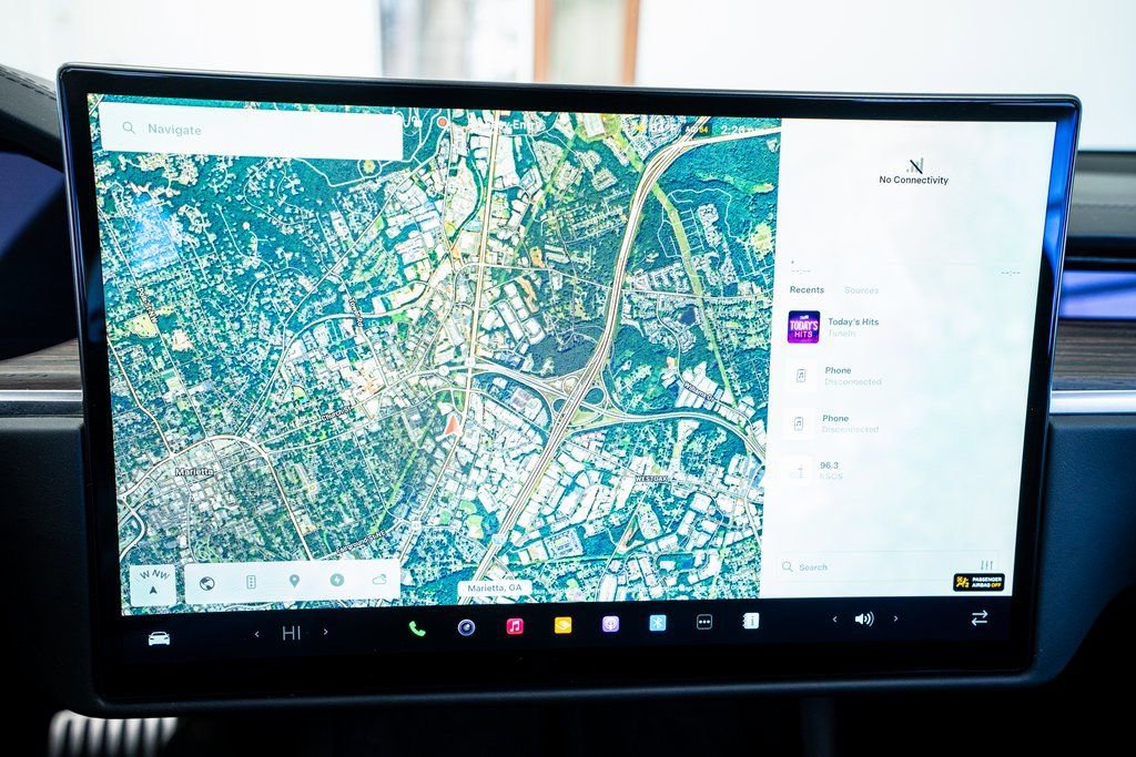 Used 2022 Tesla Model S image 39