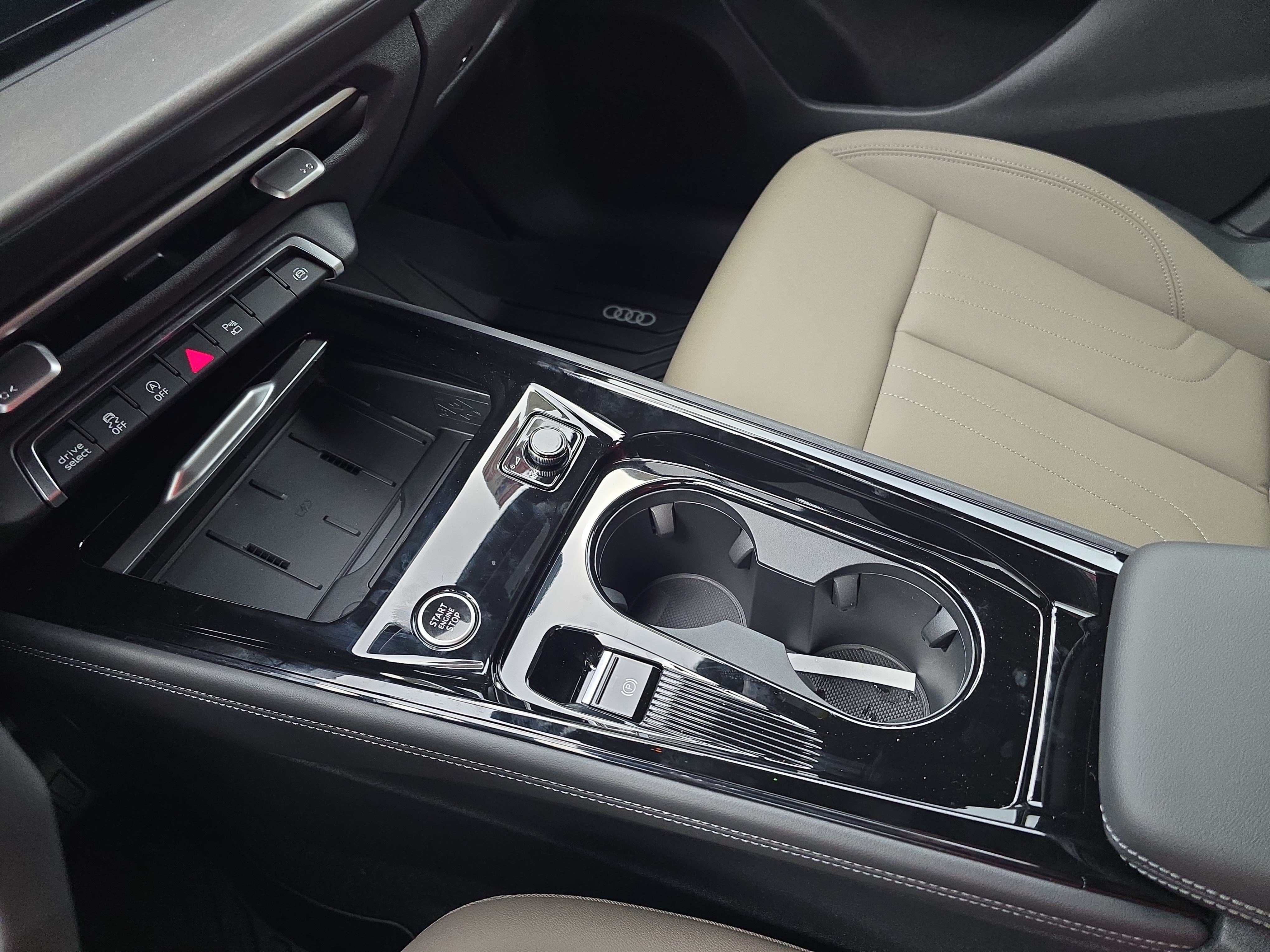 New 2026 Audi Q3 quattro 2.0T AWD/4WD image 25