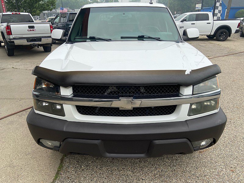 Used 2003 Chevrolet Avalanche 4x4 w/ Suspension Package, Off-Road image 8