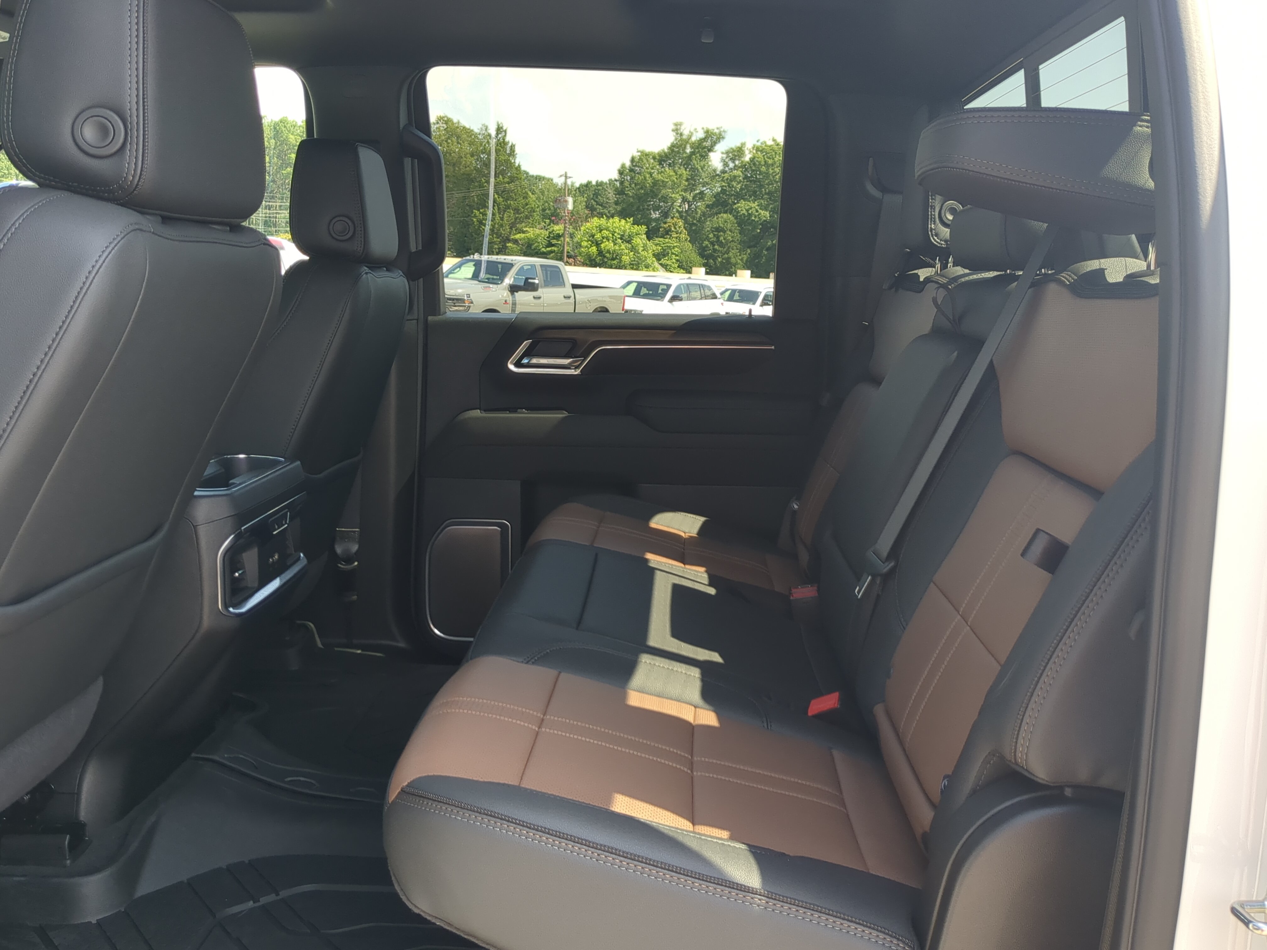 Used 2026 Chevrolet Silverado 3500 High Country w/ High Country Premium Package AWD/4WD image 12