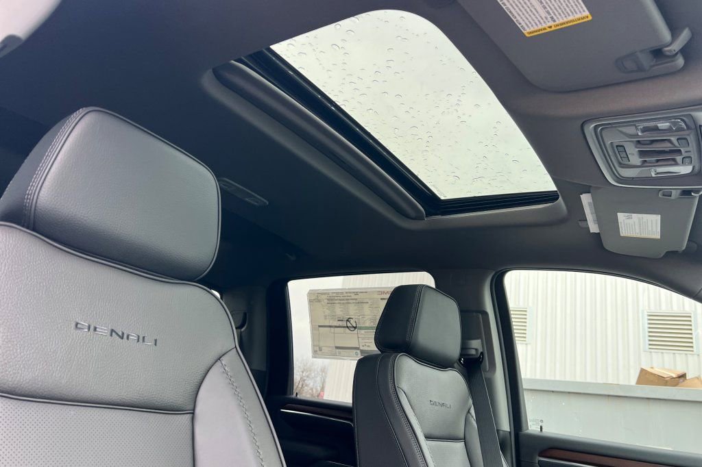 New 2026 GMC Sierra 2500 Denali w/ Denali Reserve Package image 13