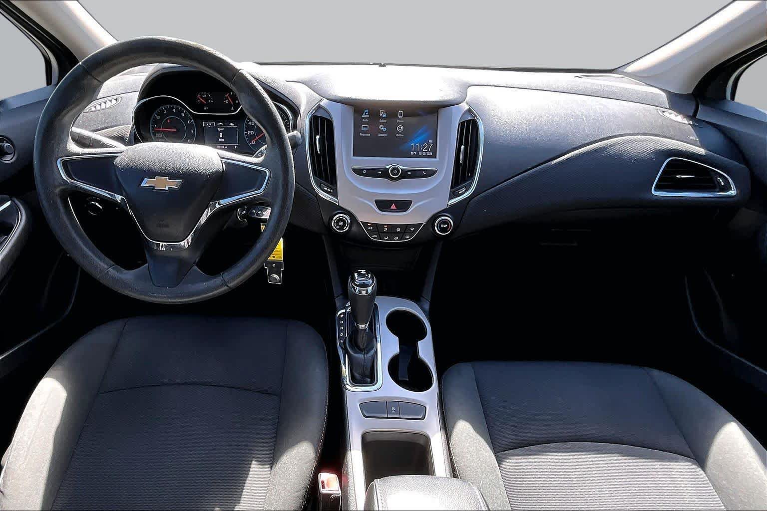 Used 2017 Chevrolet Cruze LS FWD image 13