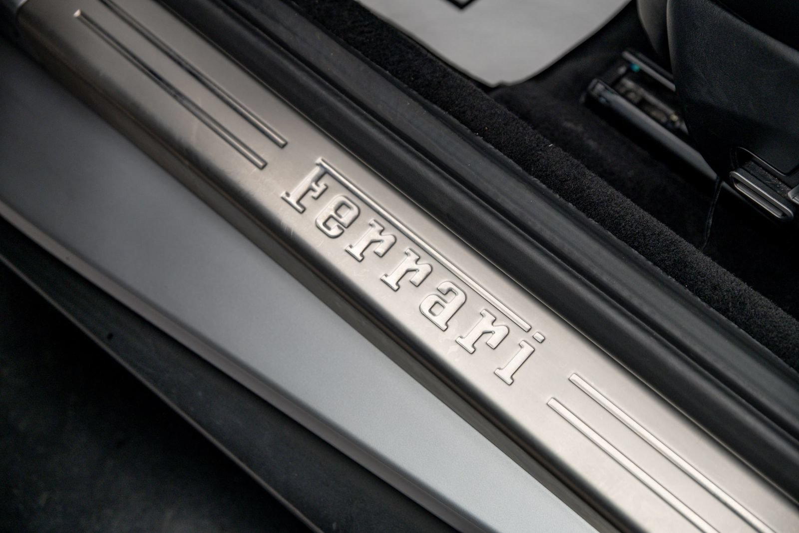 Used 2019 Ferrari Portofino RWD image 34