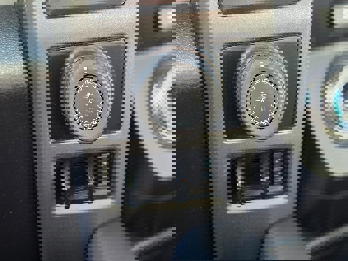 Used 2017 Ford F150 Raptor w/ Equipment Group 802A Luxury image 34