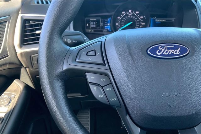 Used 2022 Ford Edge SE w/ Black Appearance Package image 17