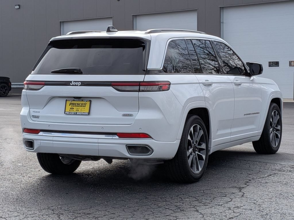 Used 2025 Jeep Grand Cherokee Overland AWD/4WD image 7