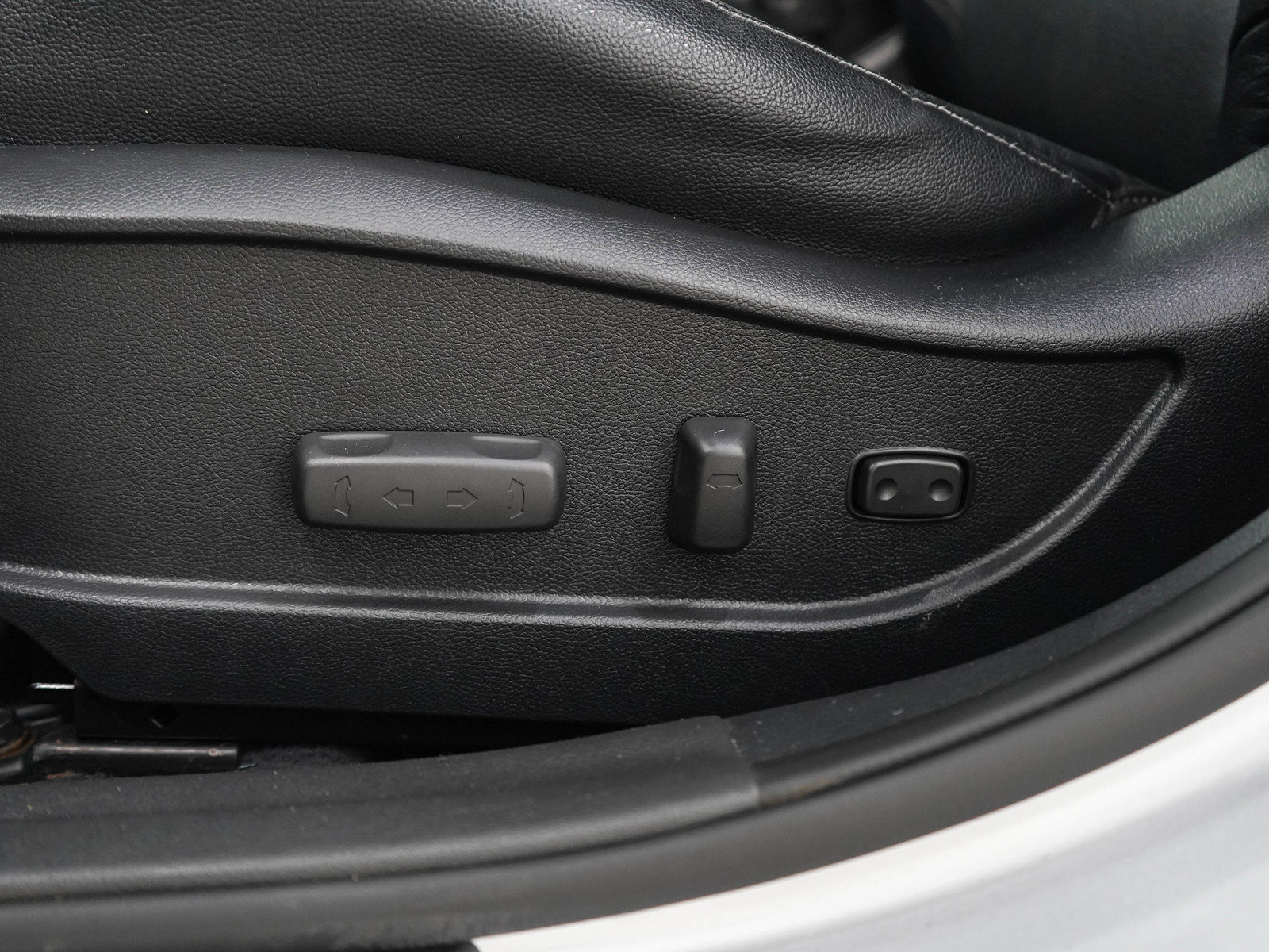Used 2013 Hyundai Elantra Limited FWD image 24