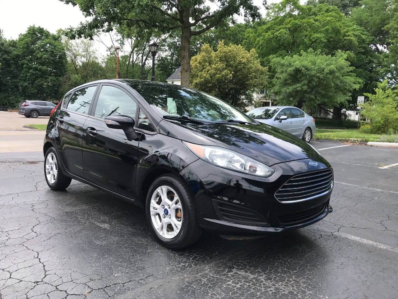 Used 2016 Ford Fiesta SE FWD image 2