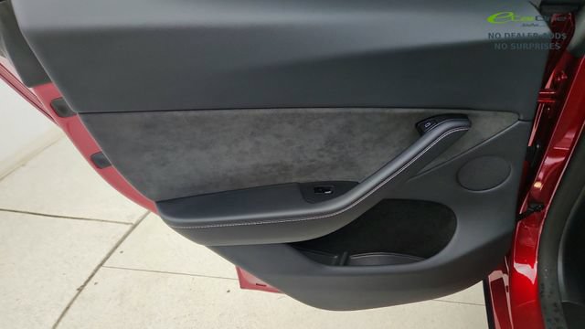 Used 2025 Tesla Model Y Performance AWD/4WD image 31