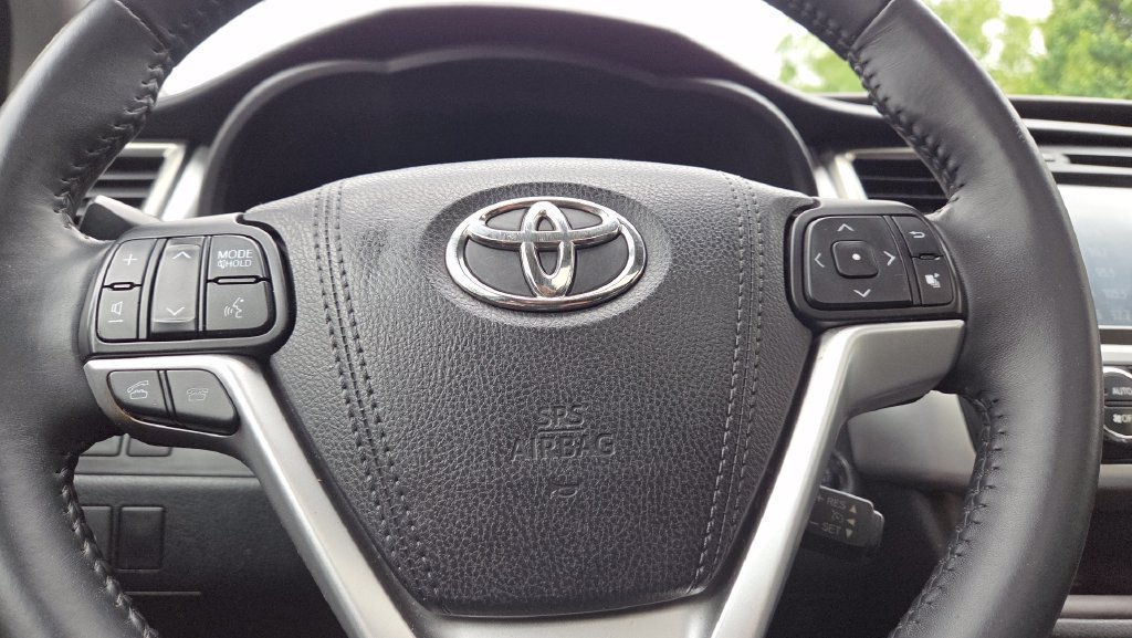 Used 2016 Toyota Highlander Limited AWD/4WD image 18