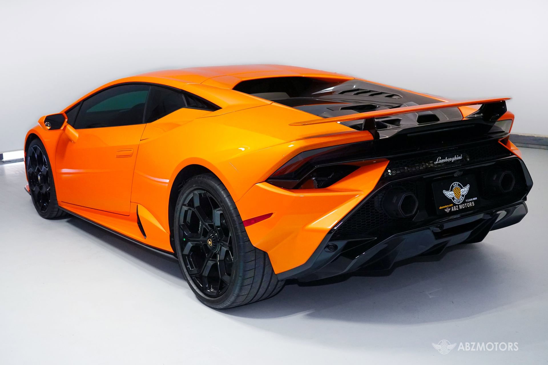 Used 2023 Lamborghini Huracan Tecnica image 6