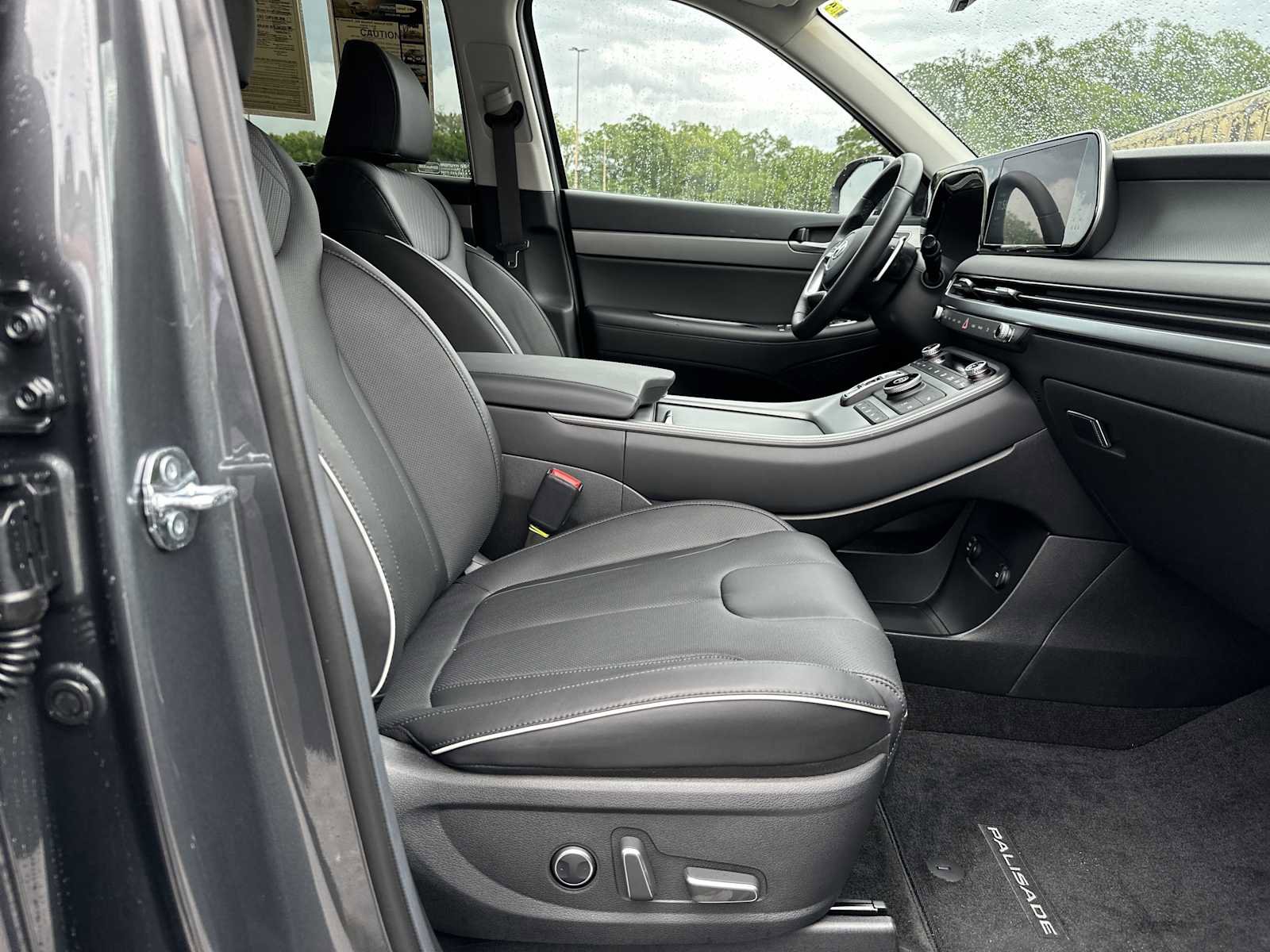 Used 2025 Hyundai Palisade SEL FWD image 29