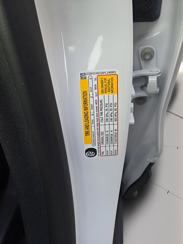 Used 2023 Chevrolet Equinox Premier image 8