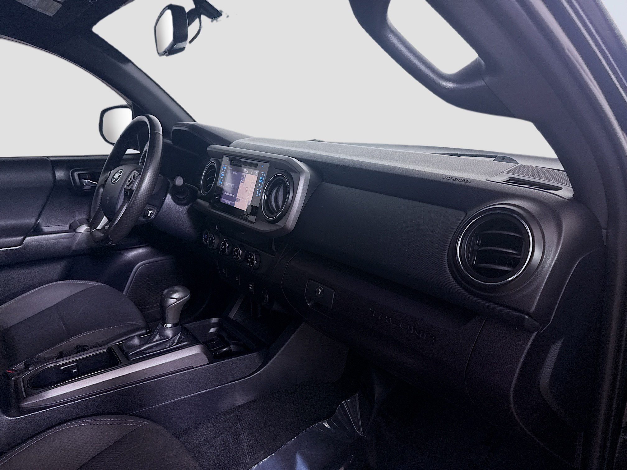 Used 2017 Toyota Tacoma TRD Off-Road w/ Tow Package (A/T) AWD/4WD image 30