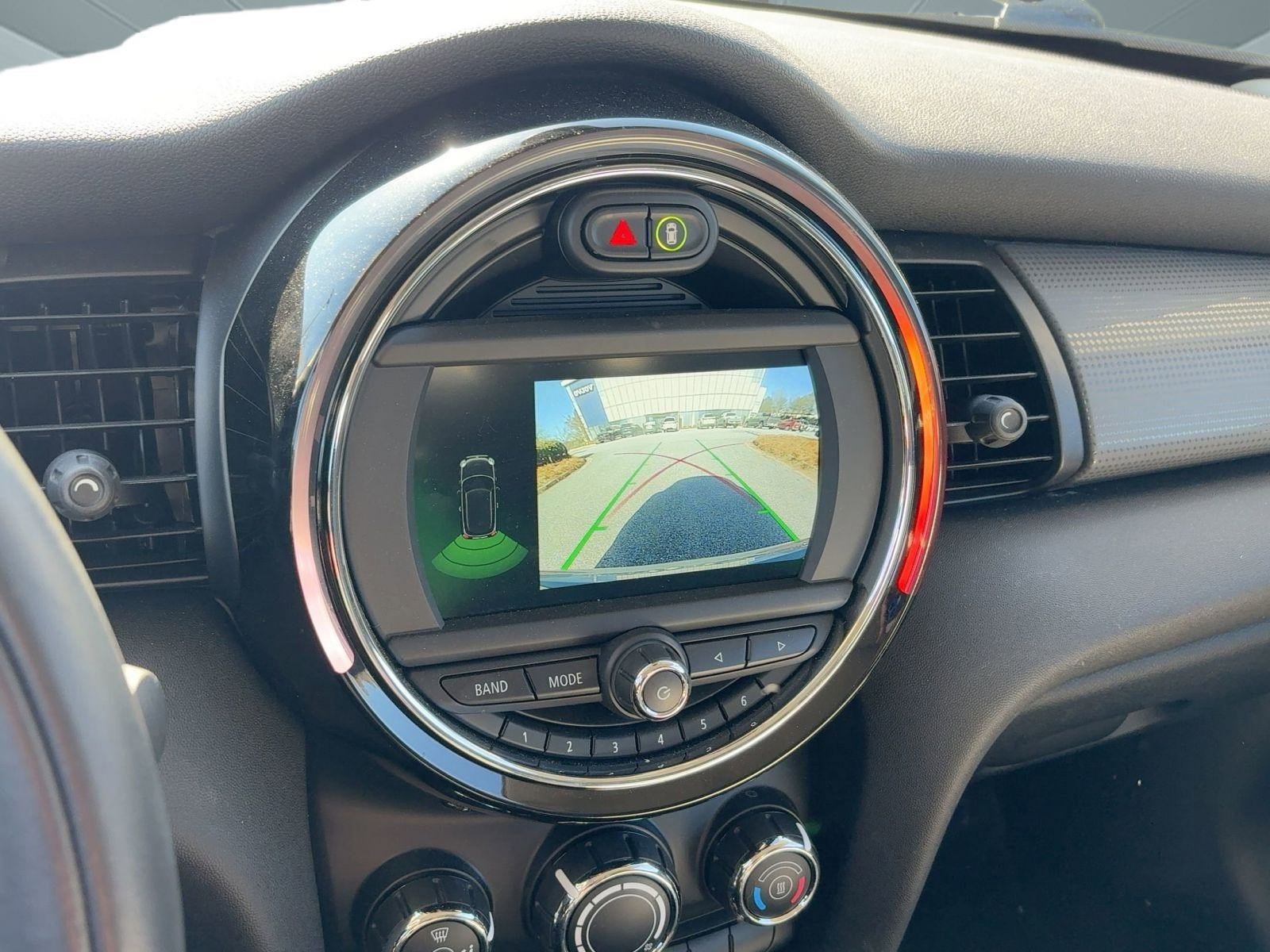 Used 2021 MINI Cooper 2-Door Hardtop image 23