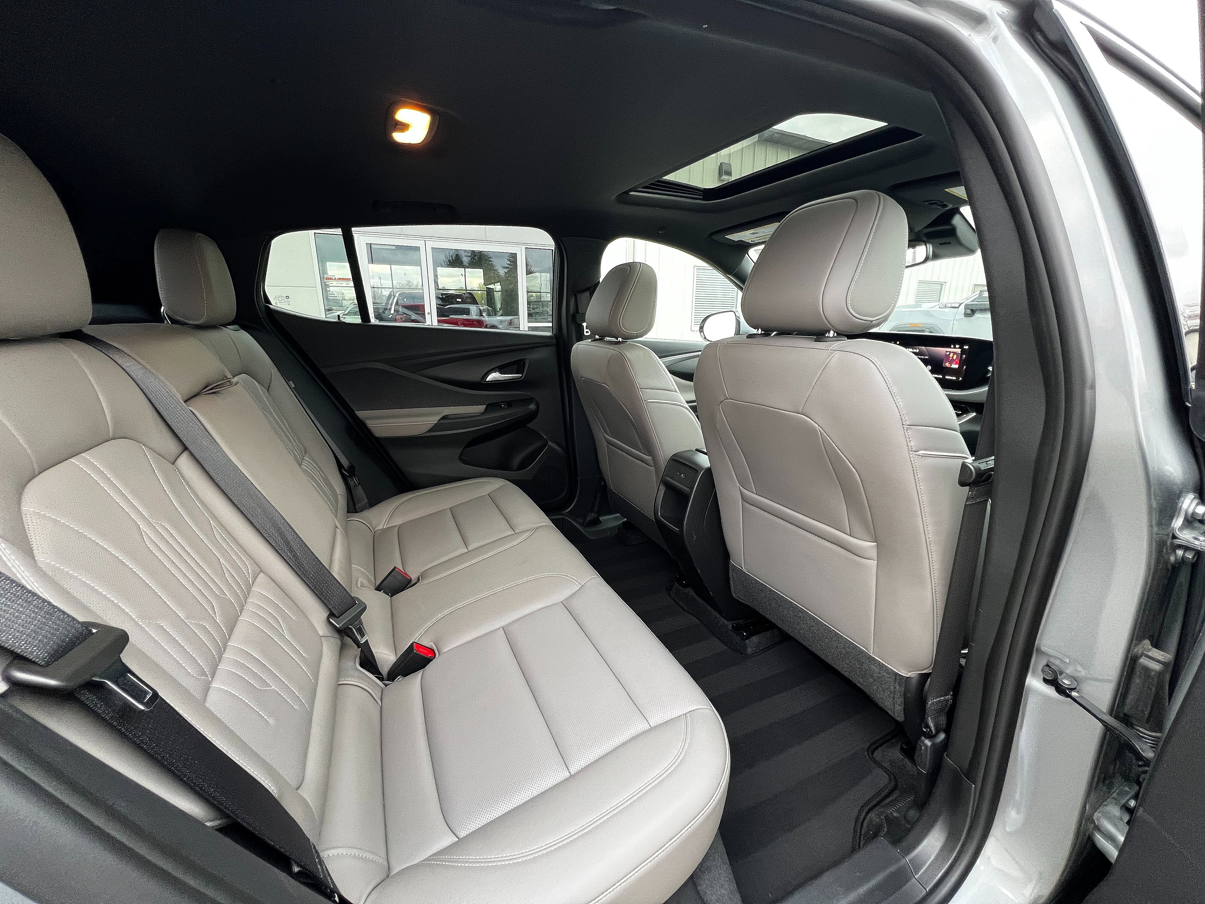 Used 2024 Buick Envista Avenir image 18