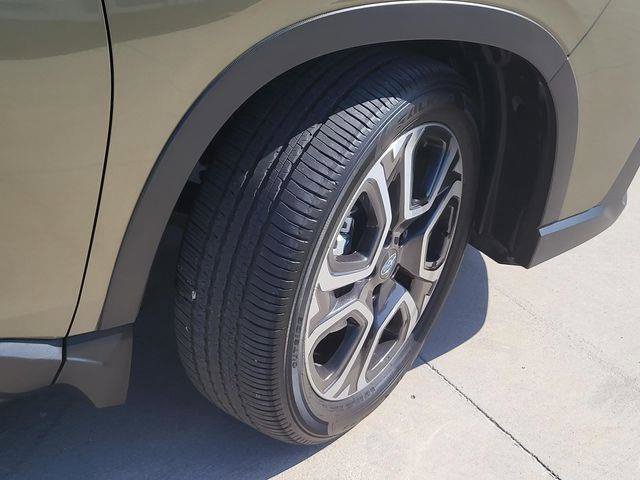Used 2025 Subaru Ascent Touring w/ Popular Package #2 AWD/4WD image 6