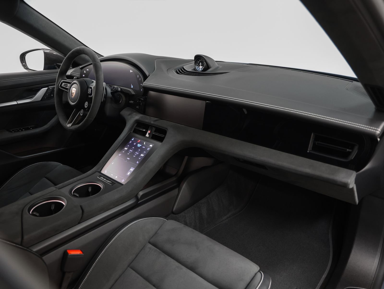 Certified 2025 Porsche Taycan Turbo GT AWD/4WD image 32