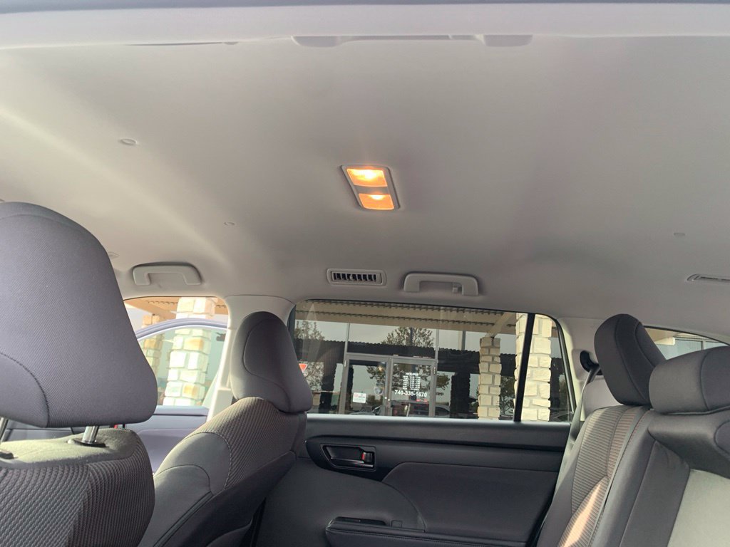 Used 2023 Toyota Highlander LE FWD image 32