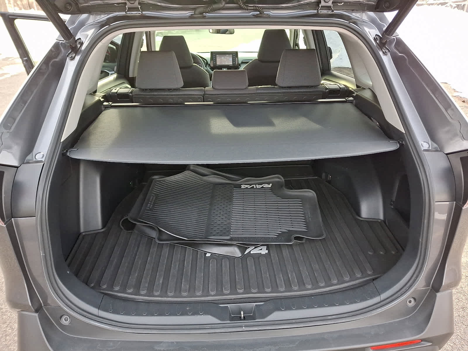 Certified 2020 Toyota RAV4 XLE image 31