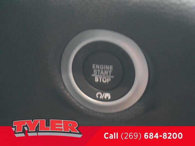 New 2026 Chrysler Pacifica Pinnacle w/ Trailer Tow Group AWD/4WD image 30