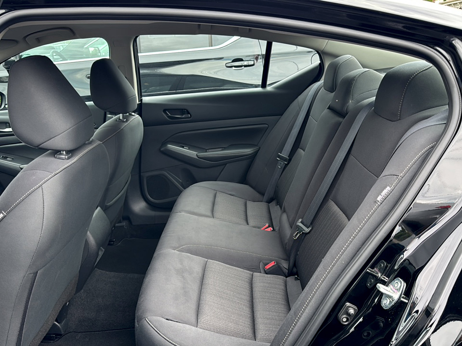 Used 2025 Nissan Altima 2.5 SV FWD image 17